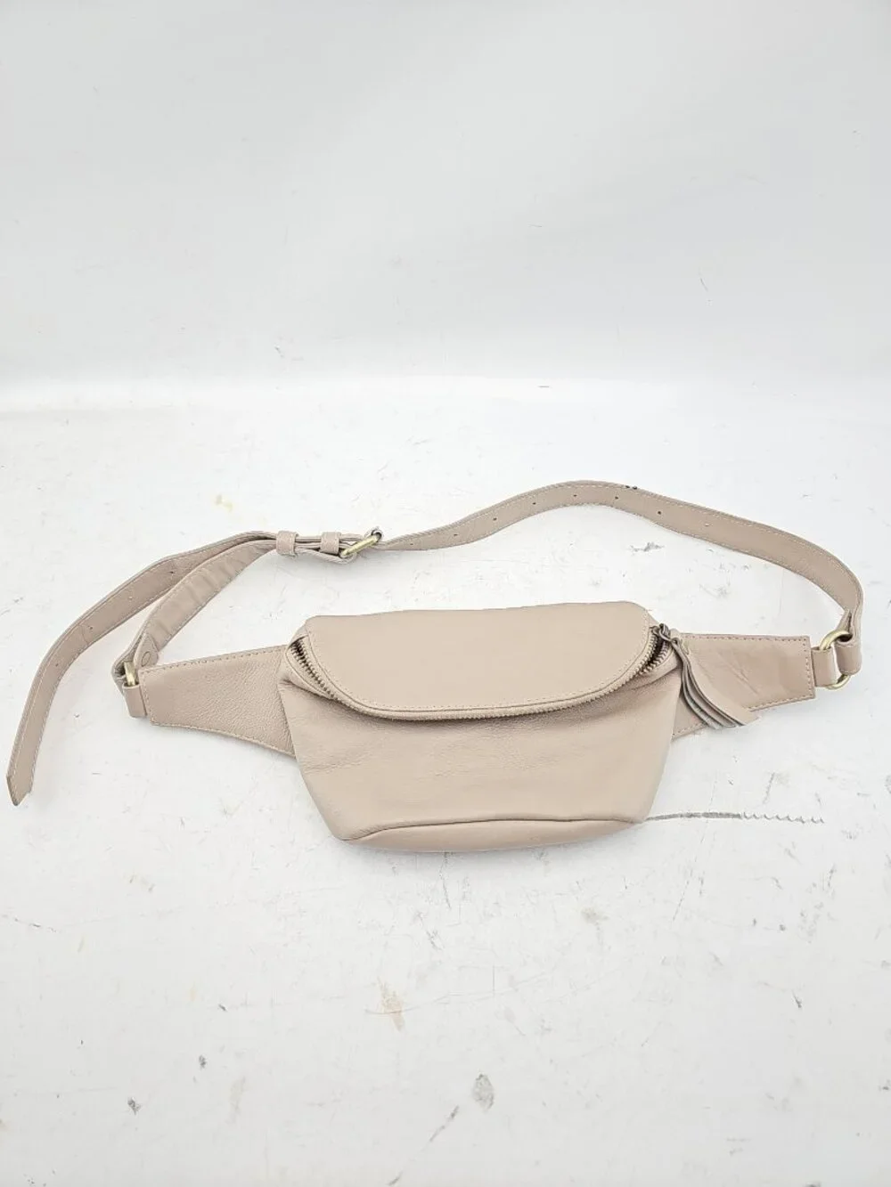 MANDRN Beige Leather Belt Bag